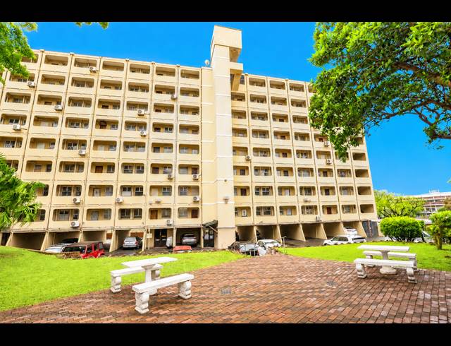 1.5 BEDROOM APARTMENT FOR SALE IN ESSENWOOD